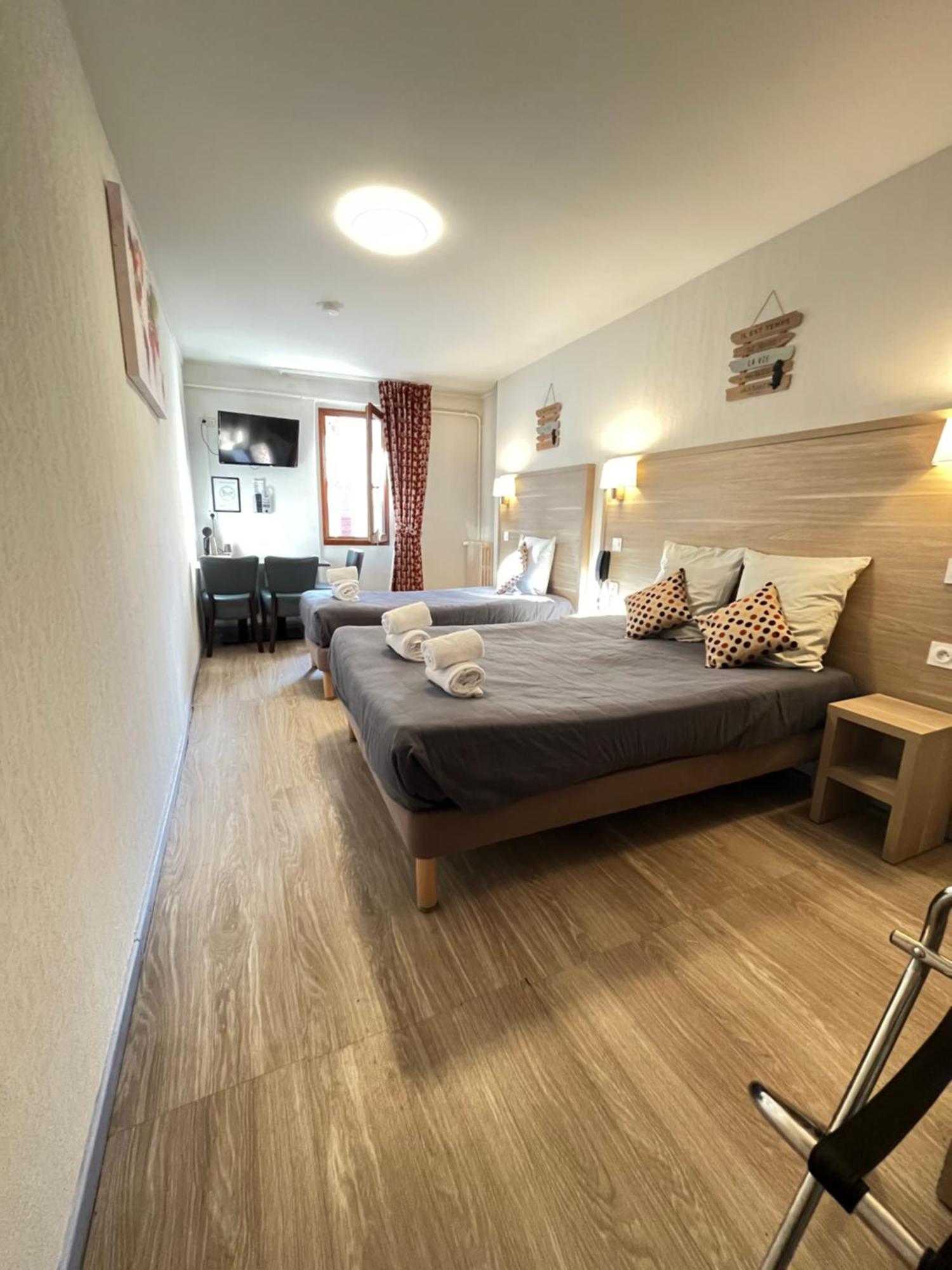 Hotel Du Cheval Blanc บาร์เซอลอนเน็ต ภายนอก รูปภาพ