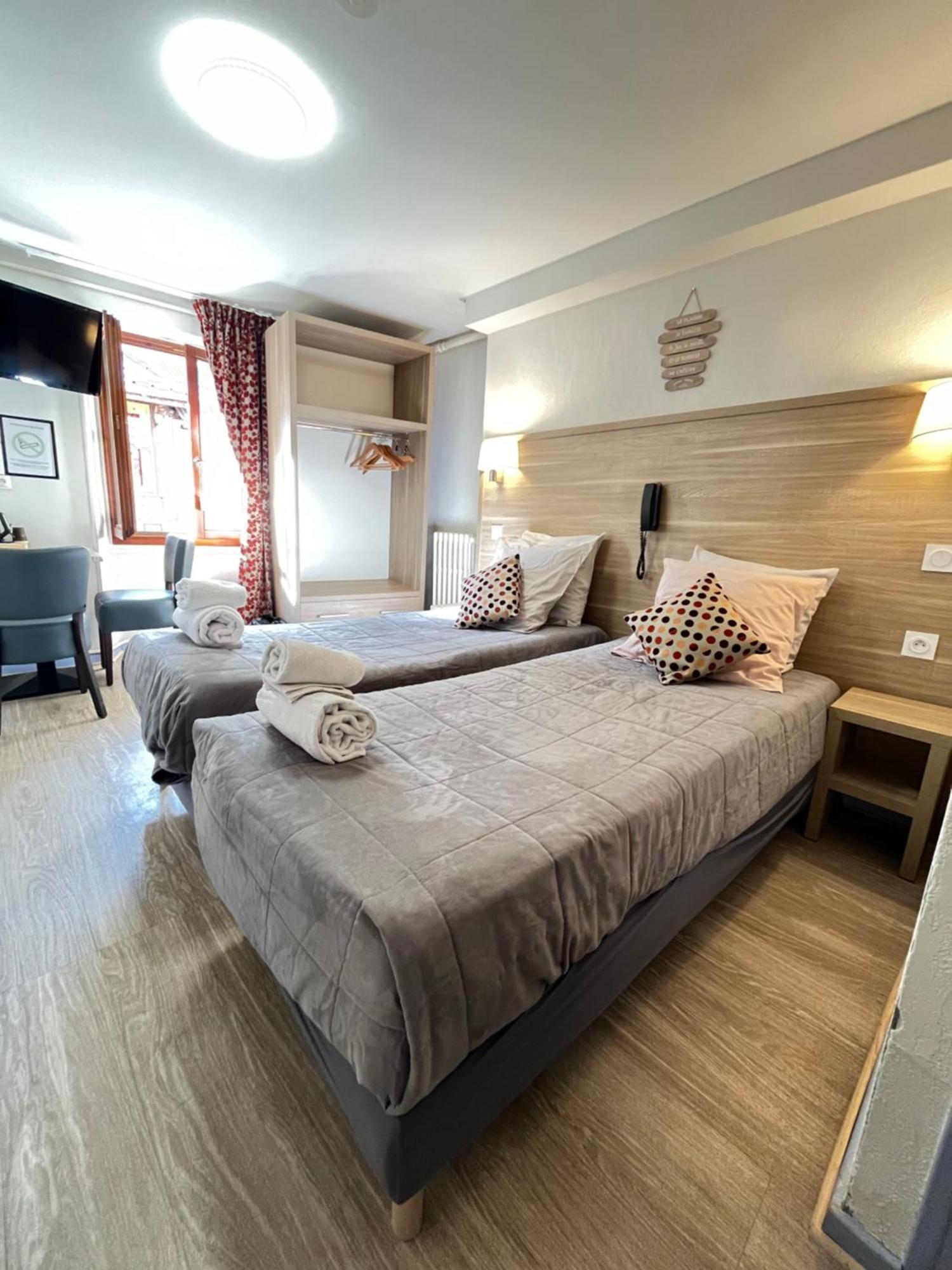 Hotel Du Cheval Blanc บาร์เซอลอนเน็ต ภายนอก รูปภาพ