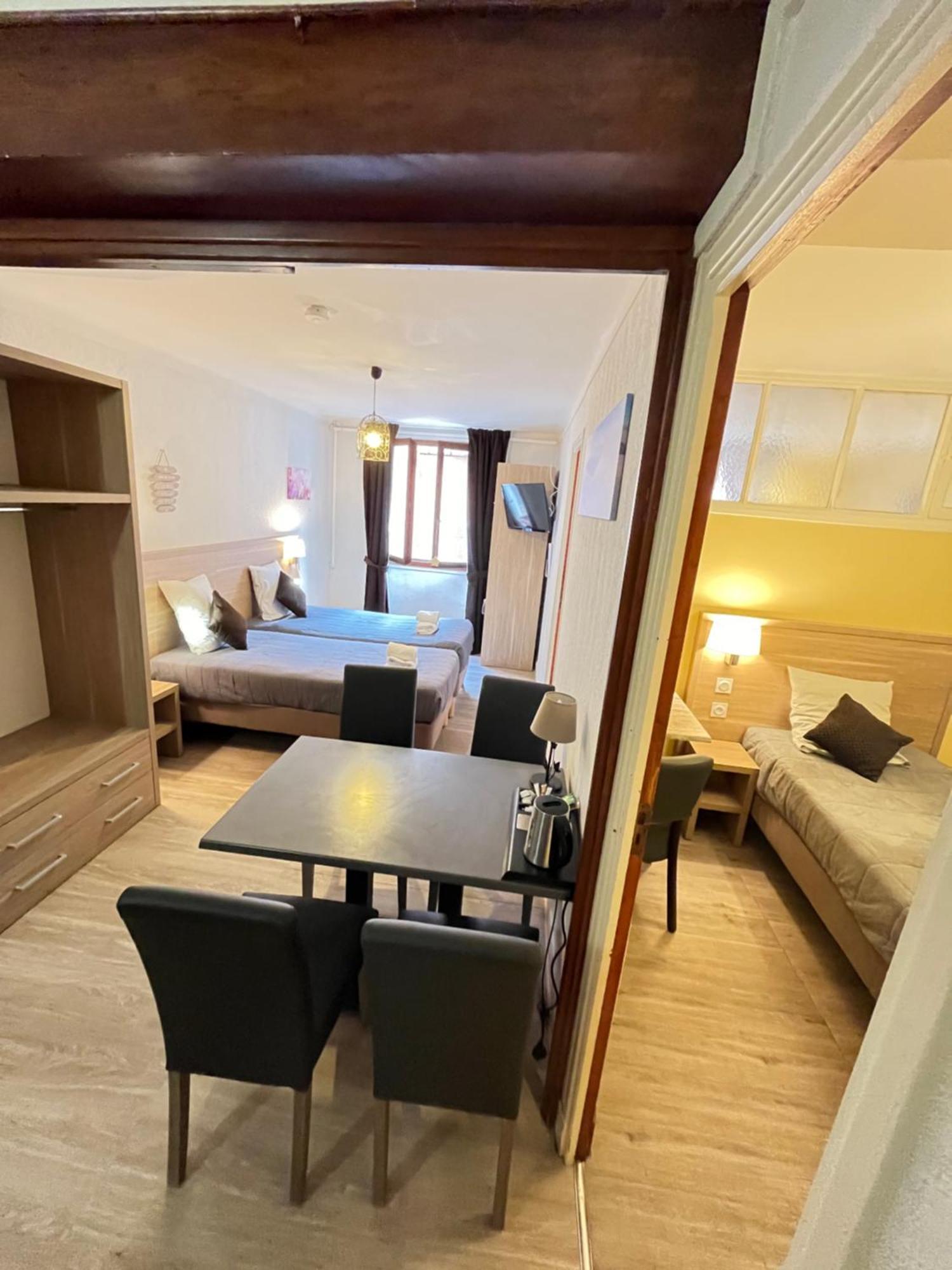 Hotel Du Cheval Blanc บาร์เซอลอนเน็ต ภายนอก รูปภาพ