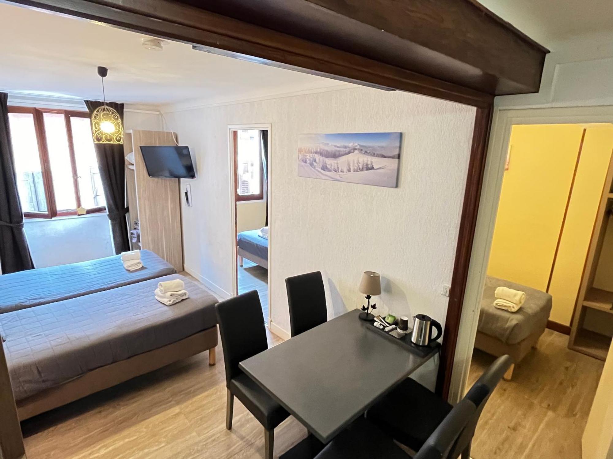 Hotel Du Cheval Blanc บาร์เซอลอนเน็ต ภายนอก รูปภาพ